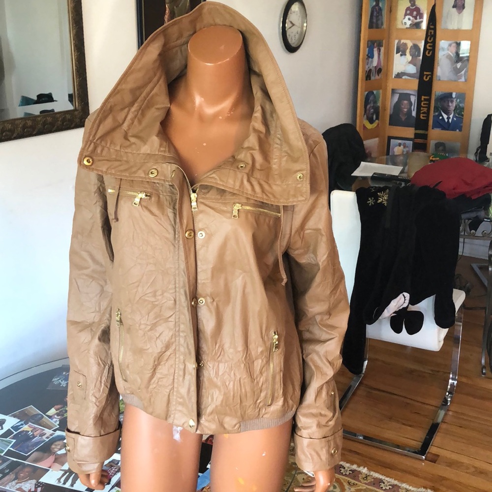 Ellen Tracy soft light , stylish jacket with gold